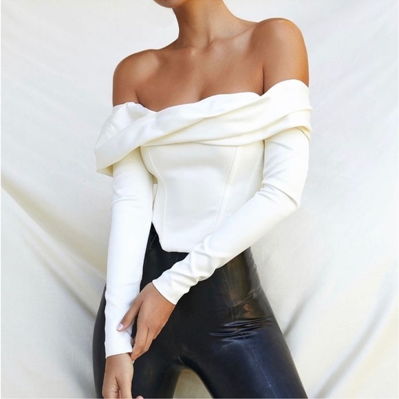 House of CB Tops - NWOT House of CB Evita Ivory Satin Off Shoulder Draped Corset Top Sz S